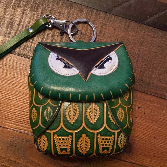 Green Owl Wristlet - so cute! - Picture 2 of 11